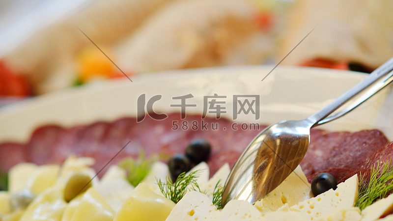 酥性饼干与韧性饼干：质地差异背后的奥秘